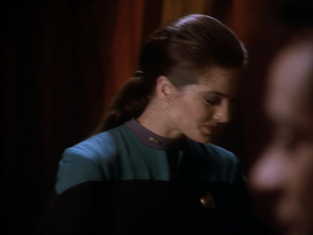 extant_StarTrekDS9_1x16-IfWishesWereHorses_00285.jpg