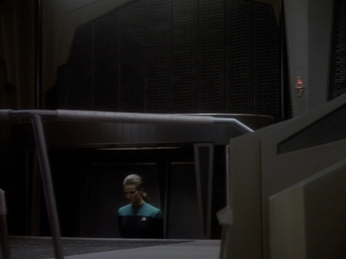 extant_StarTrekDS9_1x16-IfWishesWereHorses_00308.jpg