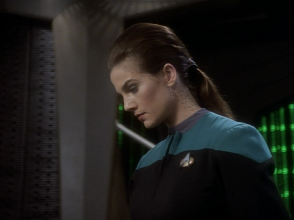 extant_StarTrekDS9_1x16-IfWishesWereHorses_00334.jpg