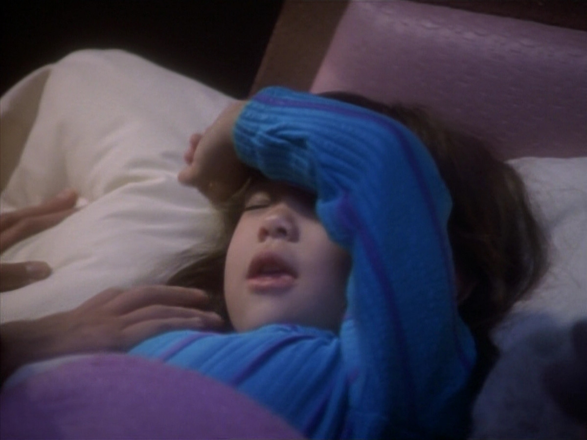 extant_StarTrekDS9_1x16-IfWishesWereHorses_00481.jpg