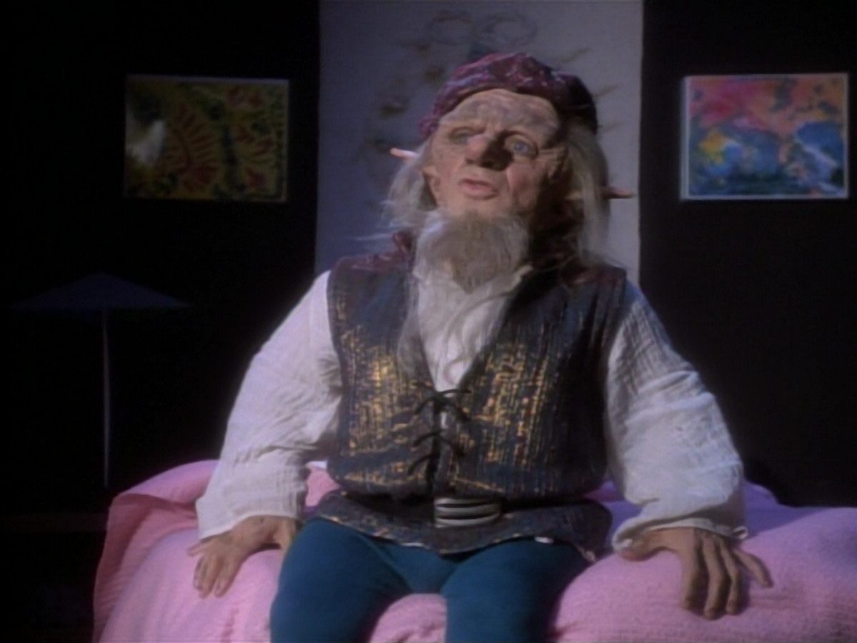 extant_StarTrekDS9_1x16-IfWishesWereHorses_00562.jpg