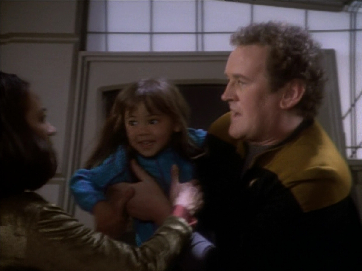 extant_StarTrekDS9_1x16-IfWishesWereHorses_00746.jpg