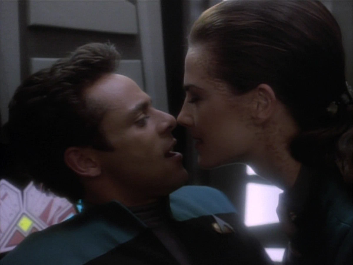 extant_StarTrekDS9_1x16-IfWishesWereHorses_01012.jpg