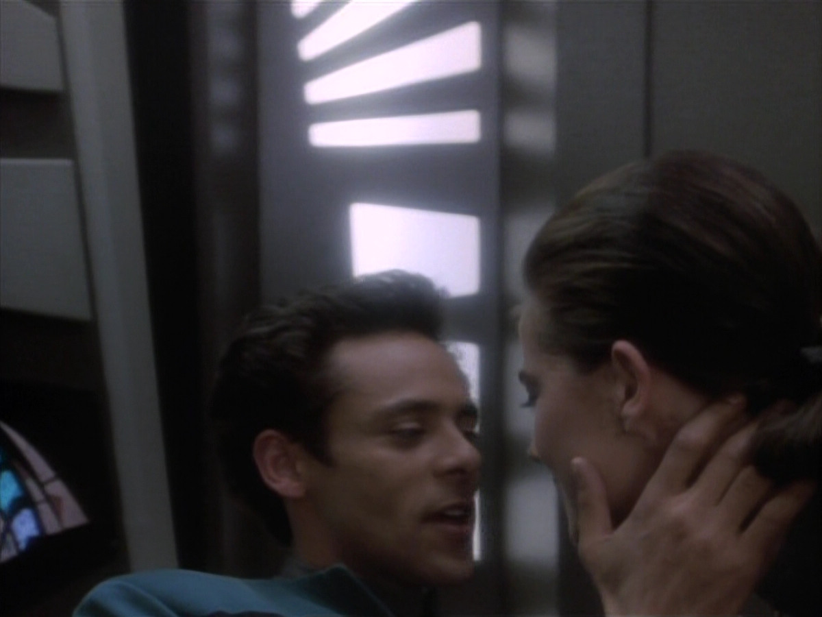 extant_StarTrekDS9_1x16-IfWishesWereHorses_01018.jpg