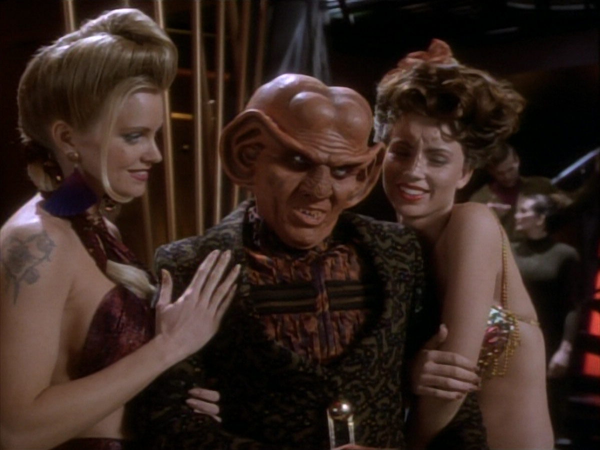 extant_StarTrekDS9_1x16-IfWishesWereHorses_01533.jpg