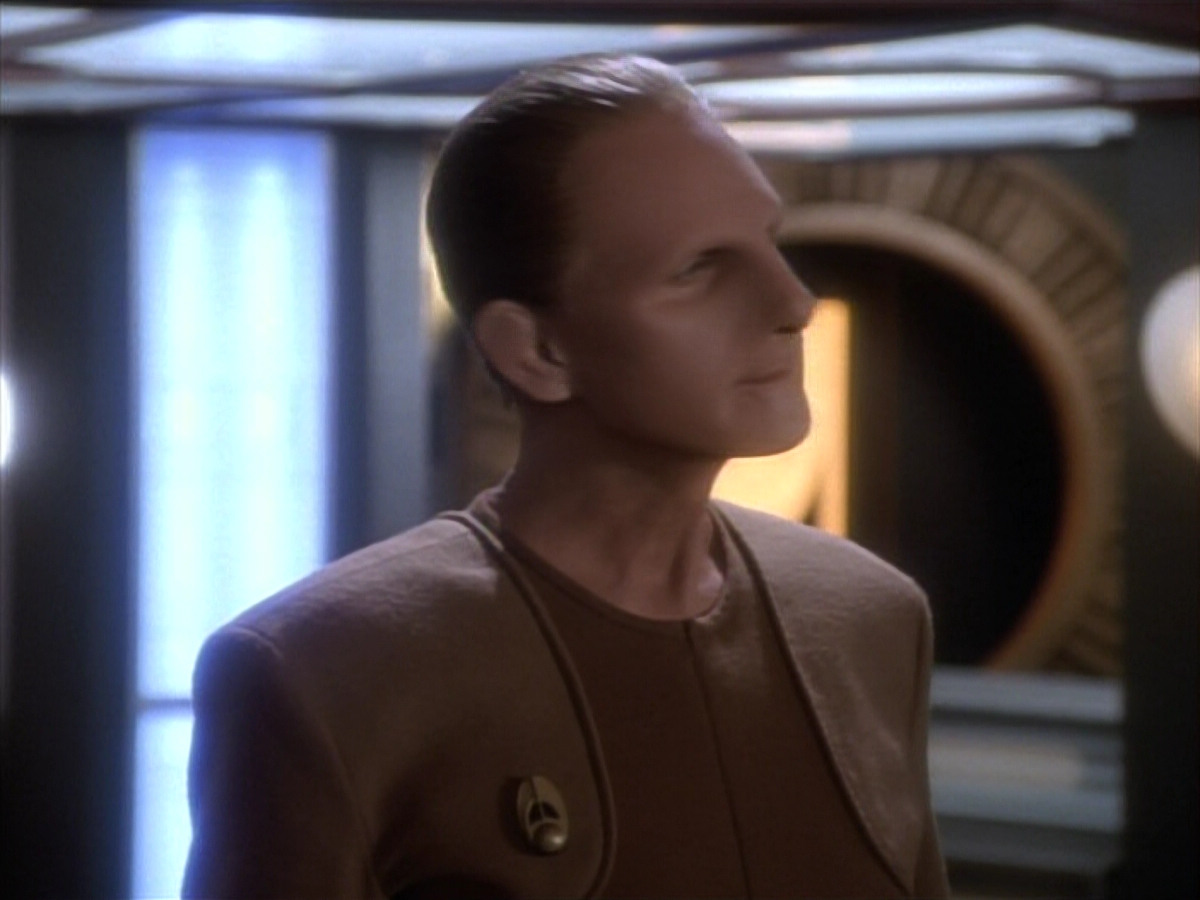 extant_StarTrekDS9_1x16-IfWishesWereHorses_01536.jpg