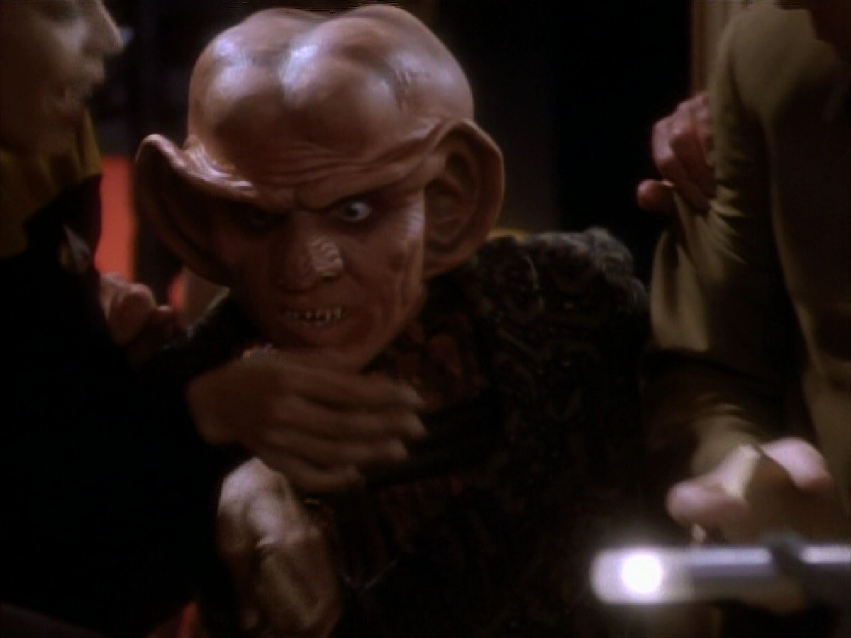 extant_StarTrekDS9_1x16-IfWishesWereHorses_01560.jpg