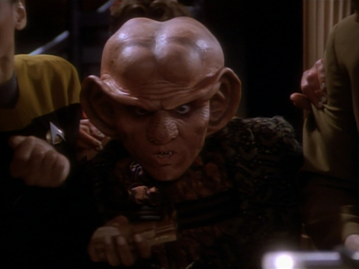 extant_StarTrekDS9_1x16-IfWishesWereHorses_01561.jpg