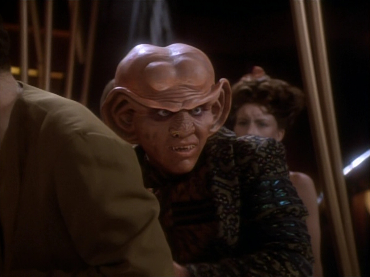 extant_StarTrekDS9_1x16-IfWishesWereHorses_01578.jpg