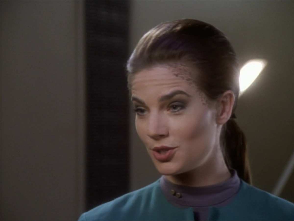 extant_StarTrekDS9_1x16-IfWishesWereHorses_01722.jpg