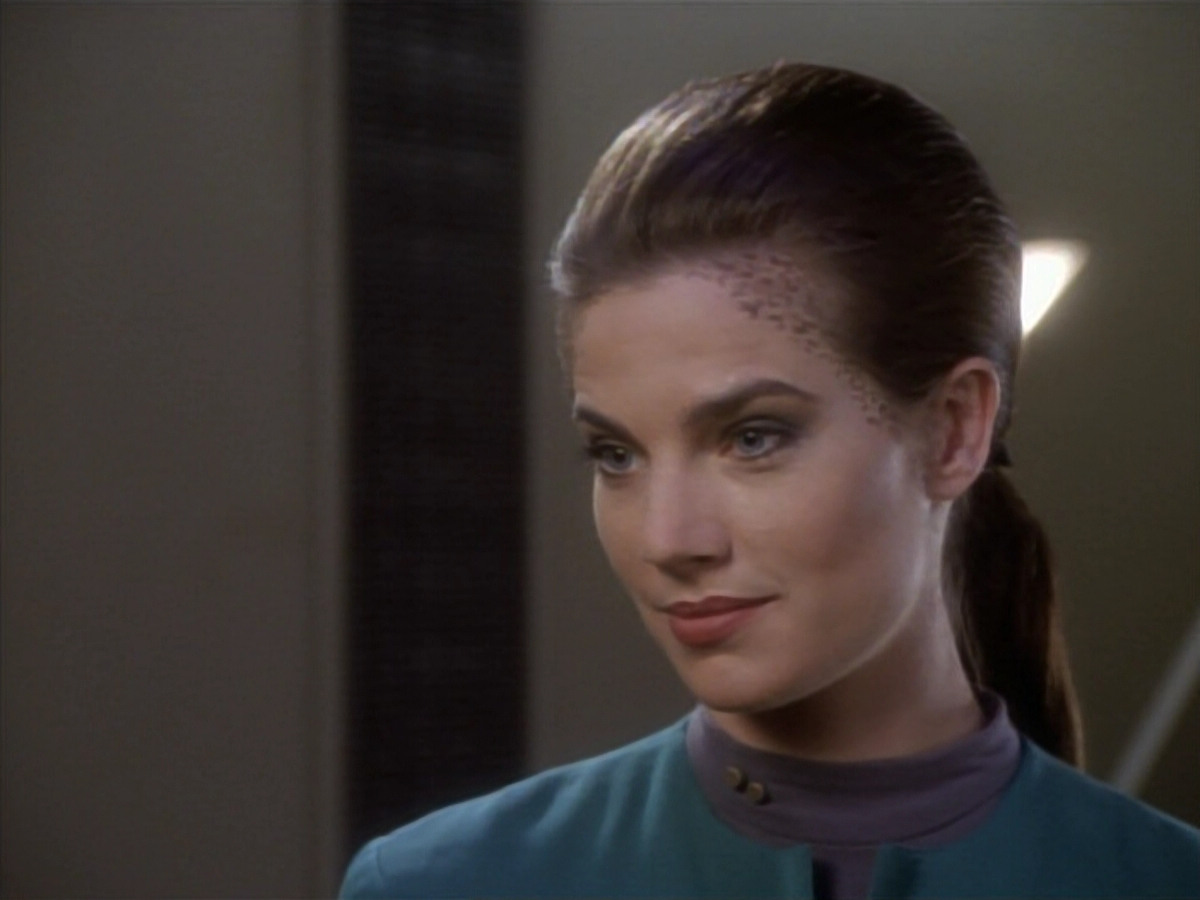 extant_StarTrekDS9_1x16-IfWishesWereHorses_01723.jpg