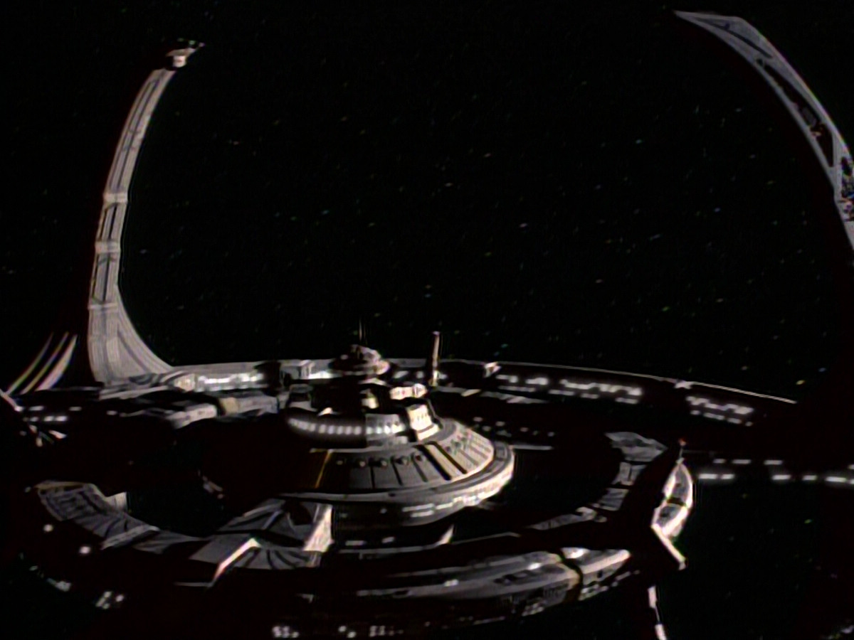 extant_StarTrekDS9_1x16-IfWishesWereHorses_03471.jpg