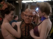 extant_StarTrekDS9_1x16-IfWishesWereHorses_02589.jpg