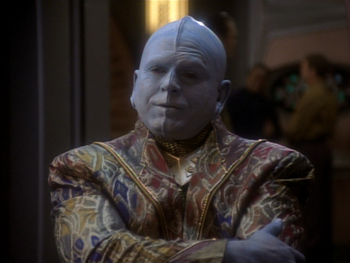 extant_StarTrekDS9_1x17-TheForsaken_00072.jpg