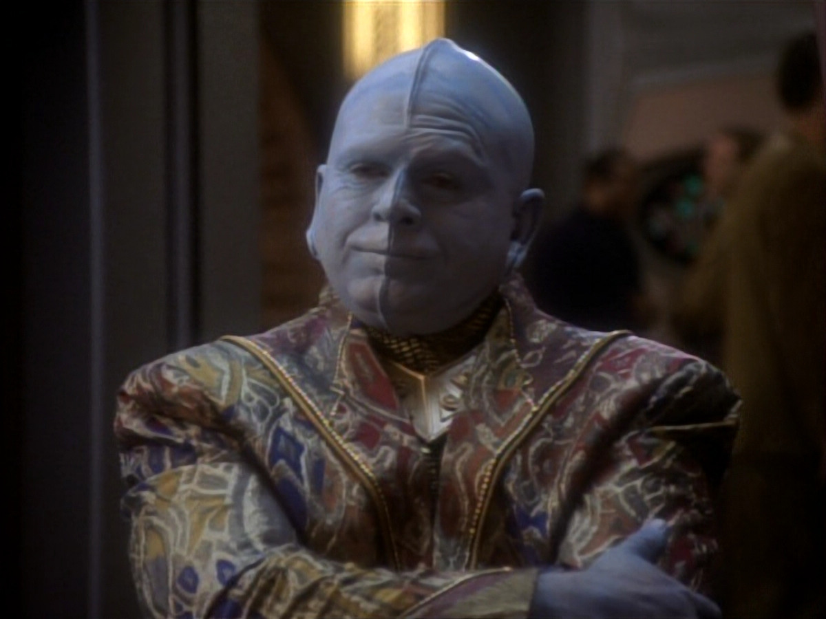 extant_StarTrekDS9_1x17-TheForsaken_00073.jpg