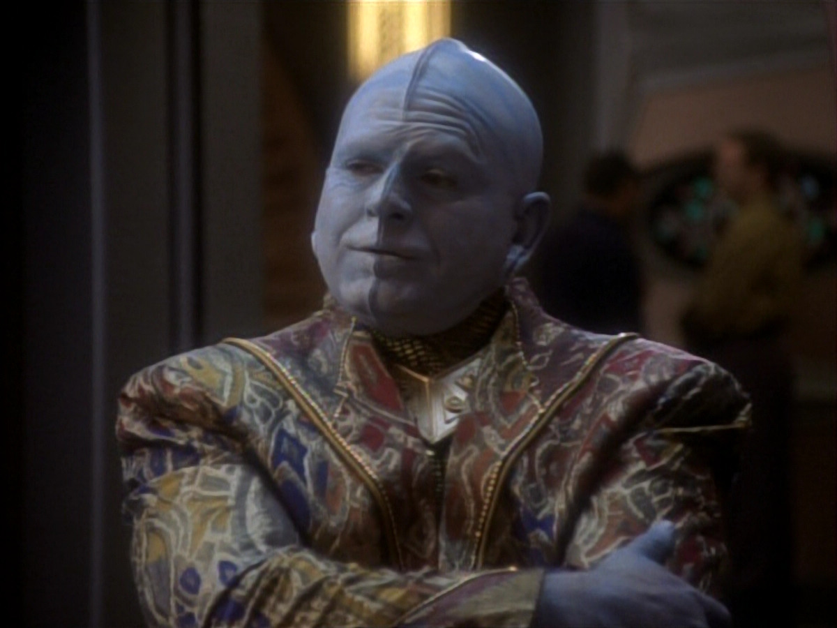 extant_StarTrekDS9_1x17-TheForsaken_00074.jpg