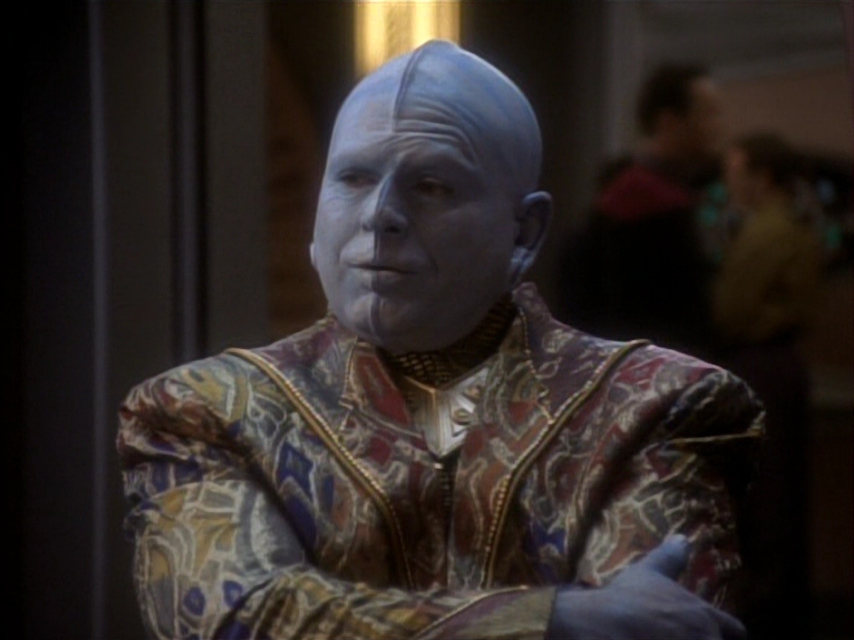 extant_StarTrekDS9_1x17-TheForsaken_00076.jpg