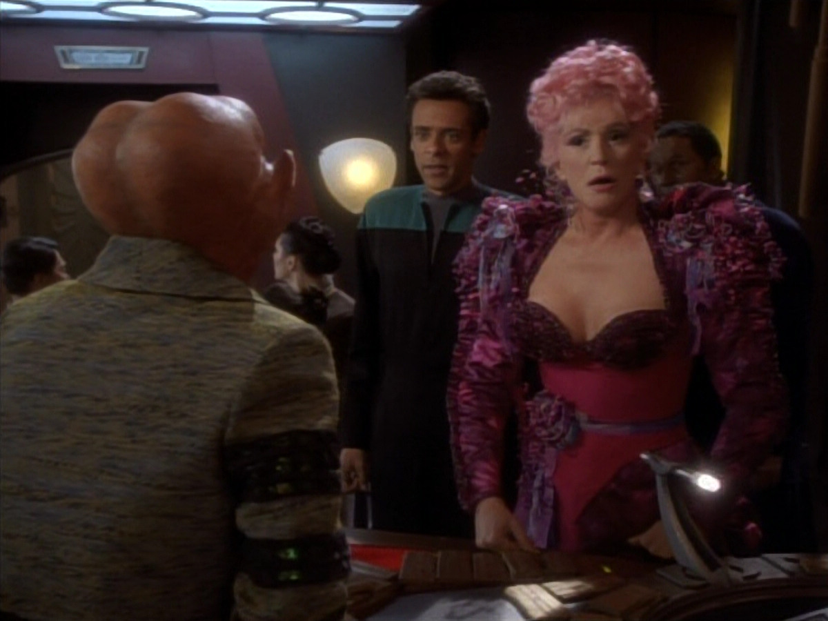 extant_StarTrekDS9_1x17-TheForsaken_00221.jpg