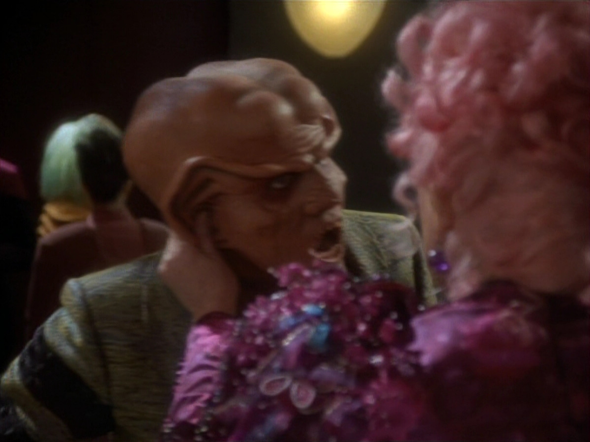 extant_StarTrekDS9_1x17-TheForsaken_00228.jpg
