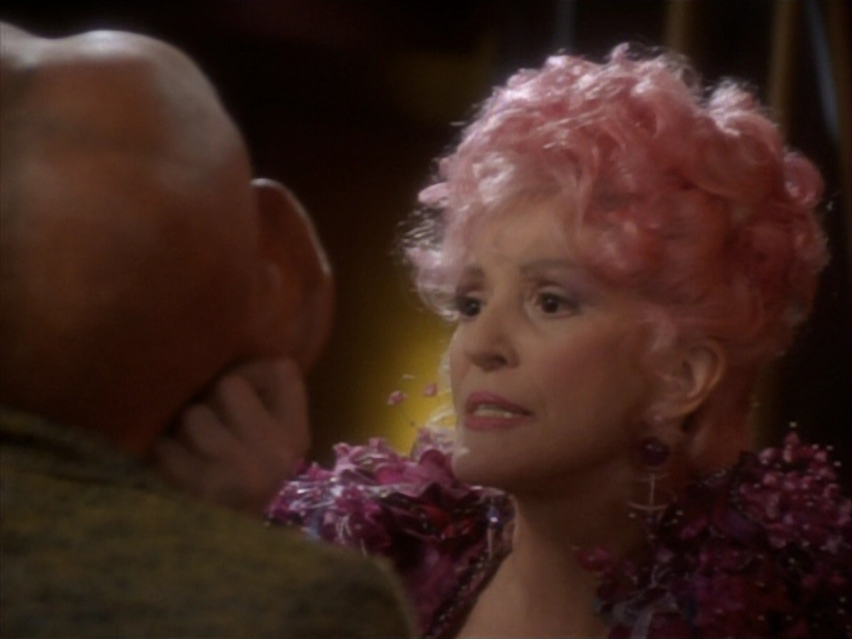 extant_StarTrekDS9_1x17-TheForsaken_00237.jpg