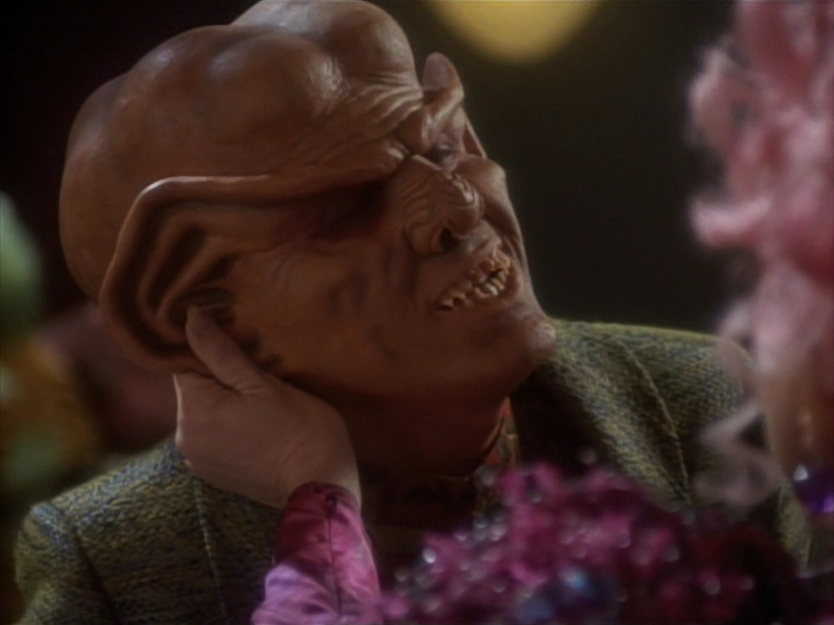 extant_StarTrekDS9_1x17-TheForsaken_00240.jpg