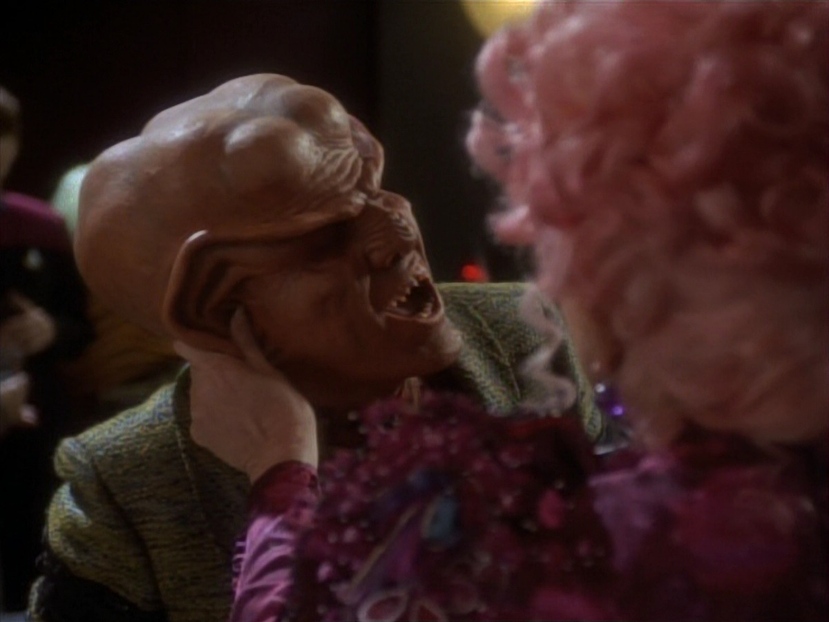 extant_StarTrekDS9_1x17-TheForsaken_00252.jpg