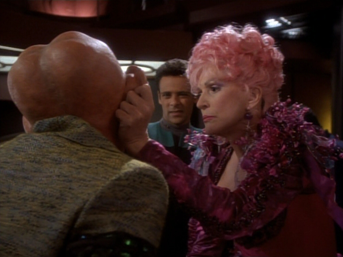 extant_StarTrekDS9_1x17-TheForsaken_00253.jpg