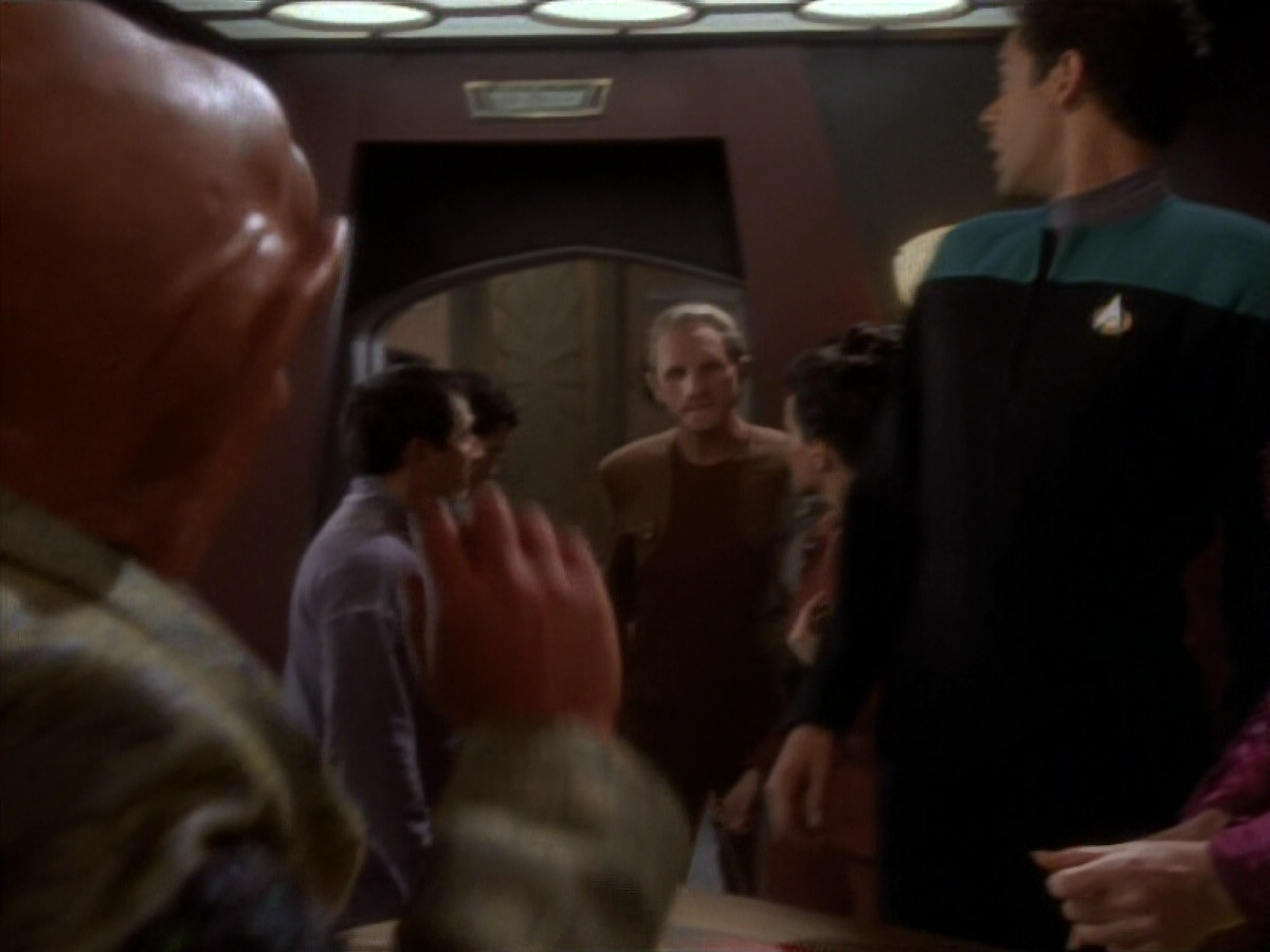extant_StarTrekDS9_1x17-TheForsaken_00255.jpg