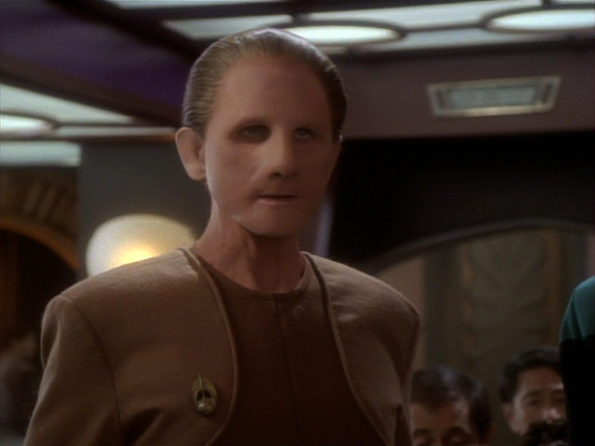 extant_StarTrekDS9_1x17-TheForsaken_00285.jpg