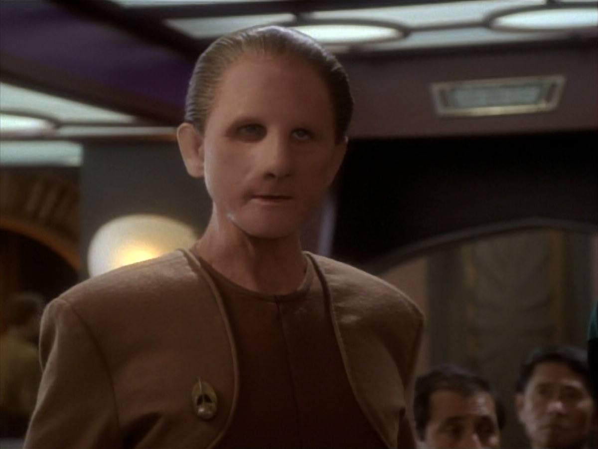 extant_StarTrekDS9_1x17-TheForsaken_00297.jpg