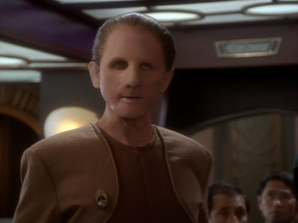 extant_StarTrekDS9_1x17-TheForsaken_00298.jpg