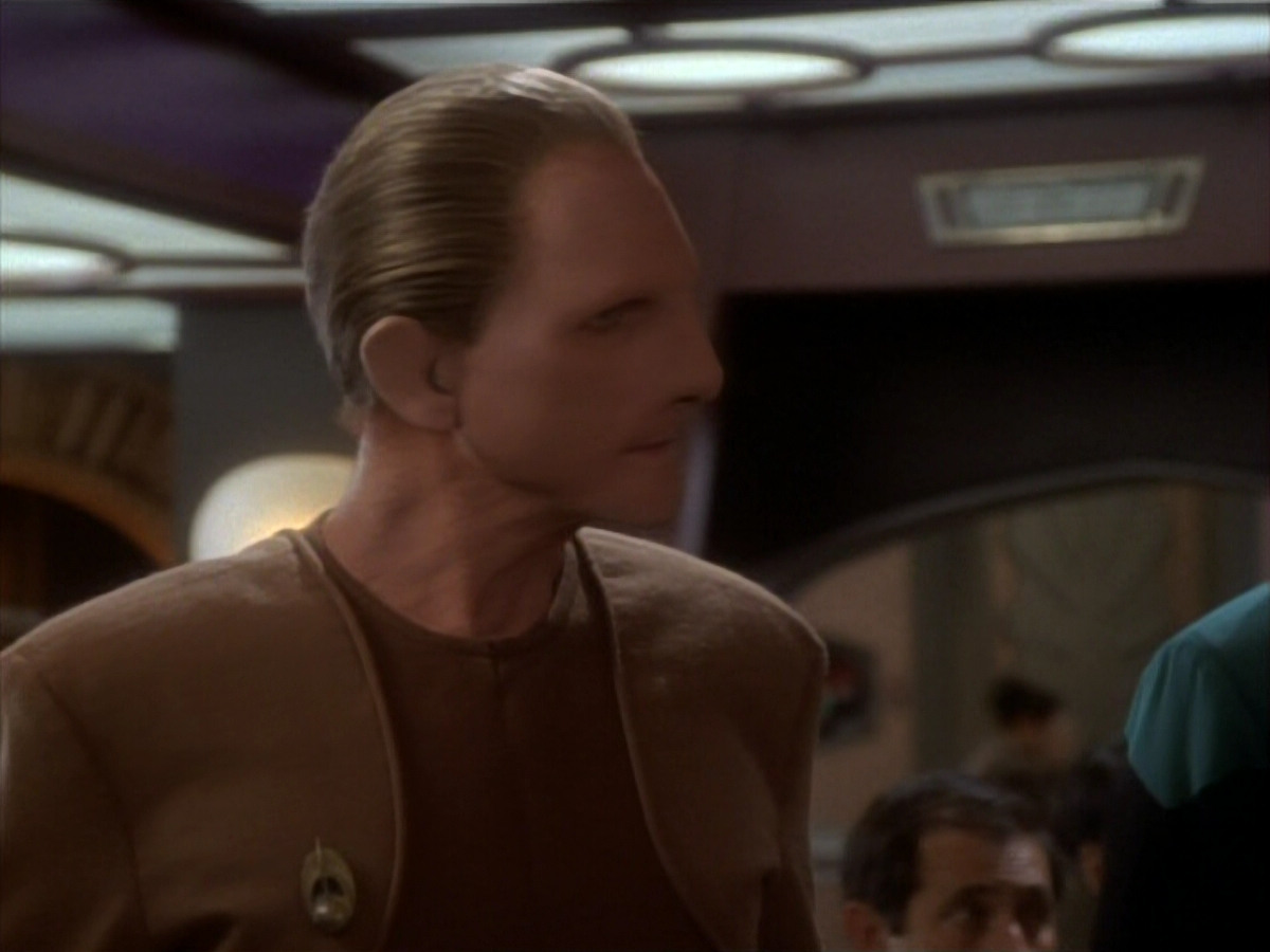 extant_StarTrekDS9_1x17-TheForsaken_00334.jpg