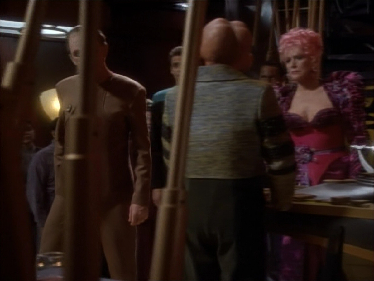 extant_StarTrekDS9_1x17-TheForsaken_00340.jpg