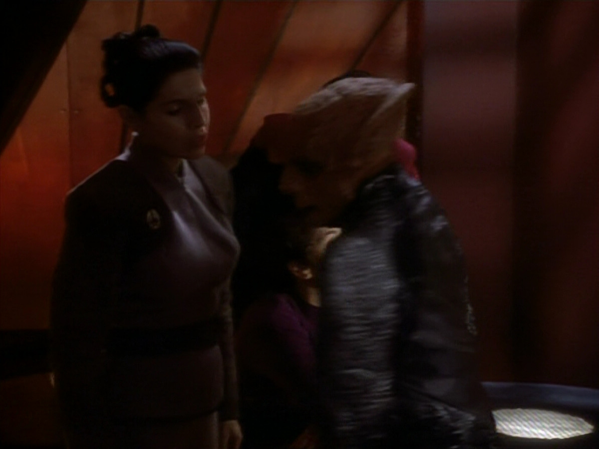 extant_StarTrekDS9_1x17-TheForsaken_00355.jpg