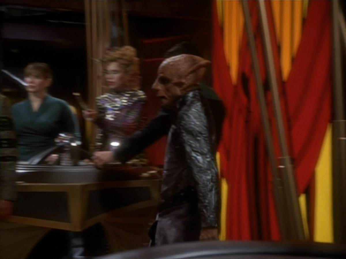 extant_StarTrekDS9_1x17-TheForsaken_00361.jpg