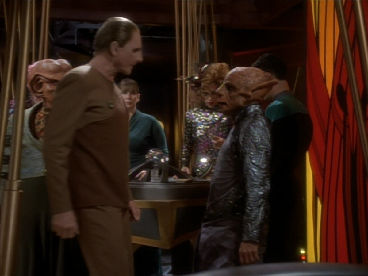 extant_StarTrekDS9_1x17-TheForsaken_00362.jpg