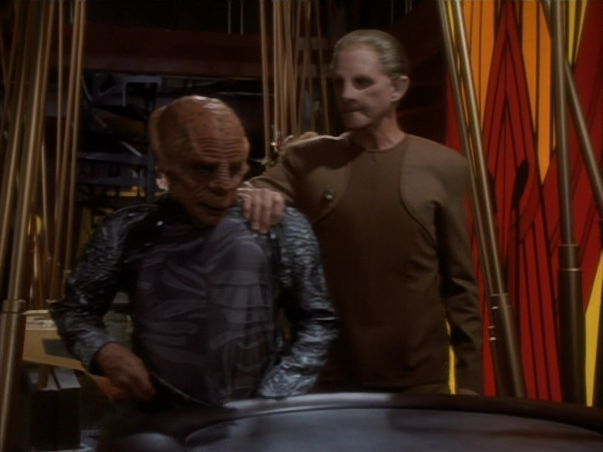 extant_StarTrekDS9_1x17-TheForsaken_00365.jpg