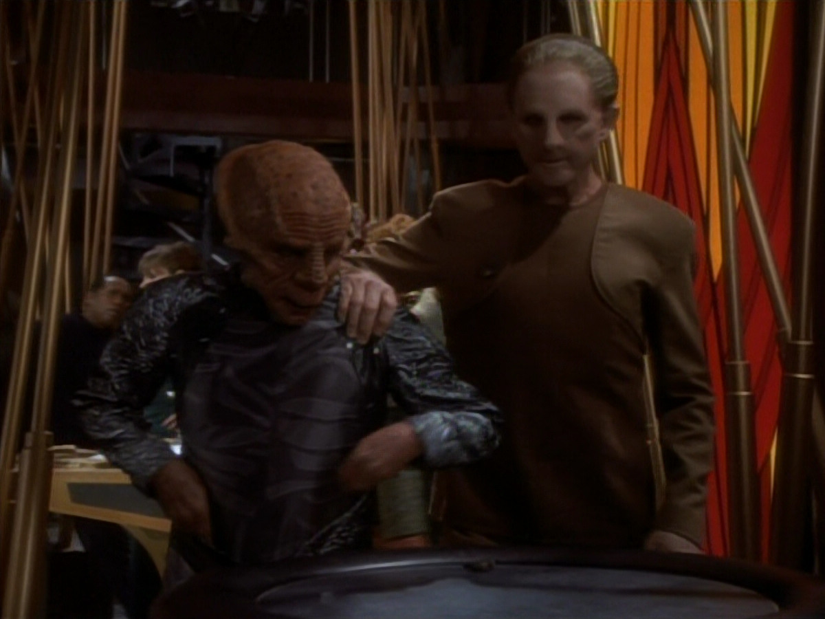 extant_StarTrekDS9_1x17-TheForsaken_00366.jpg