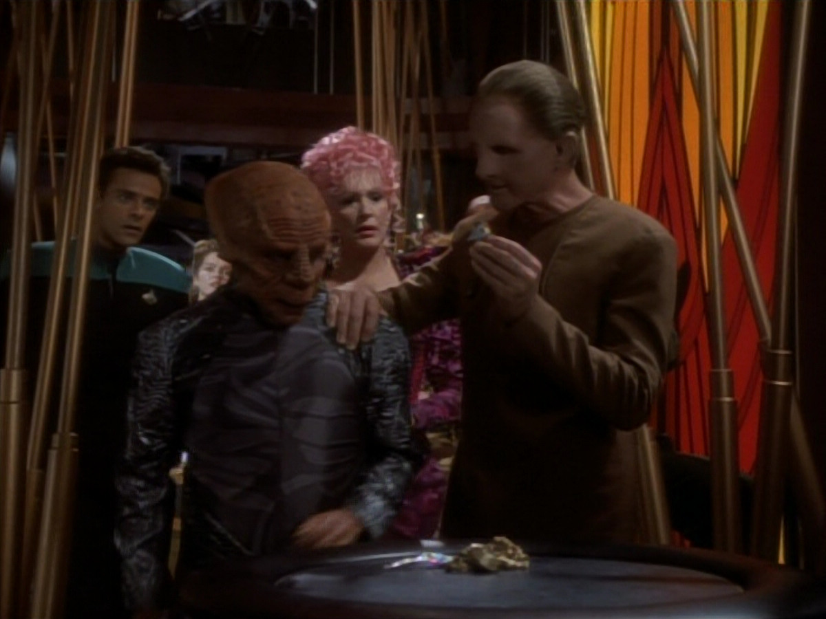 extant_StarTrekDS9_1x17-TheForsaken_00370.jpg