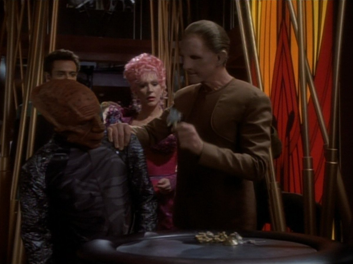extant_StarTrekDS9_1x17-TheForsaken_00375.jpg