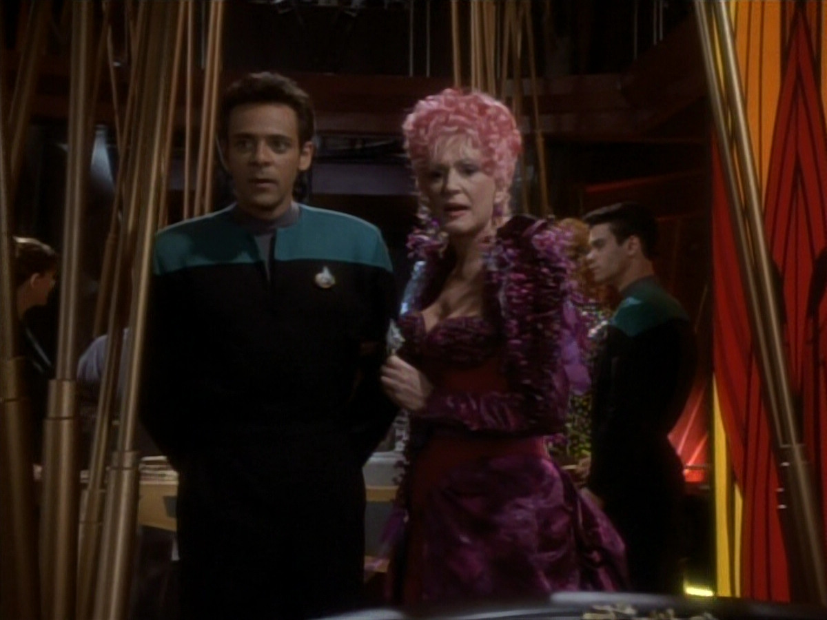 extant_StarTrekDS9_1x17-TheForsaken_00400.jpg