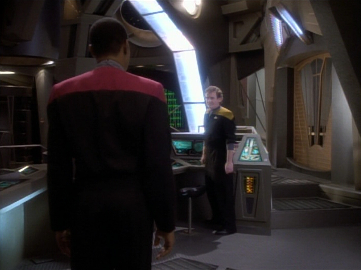 extant_StarTrekDS9_1x17-TheForsaken_00784.jpg
