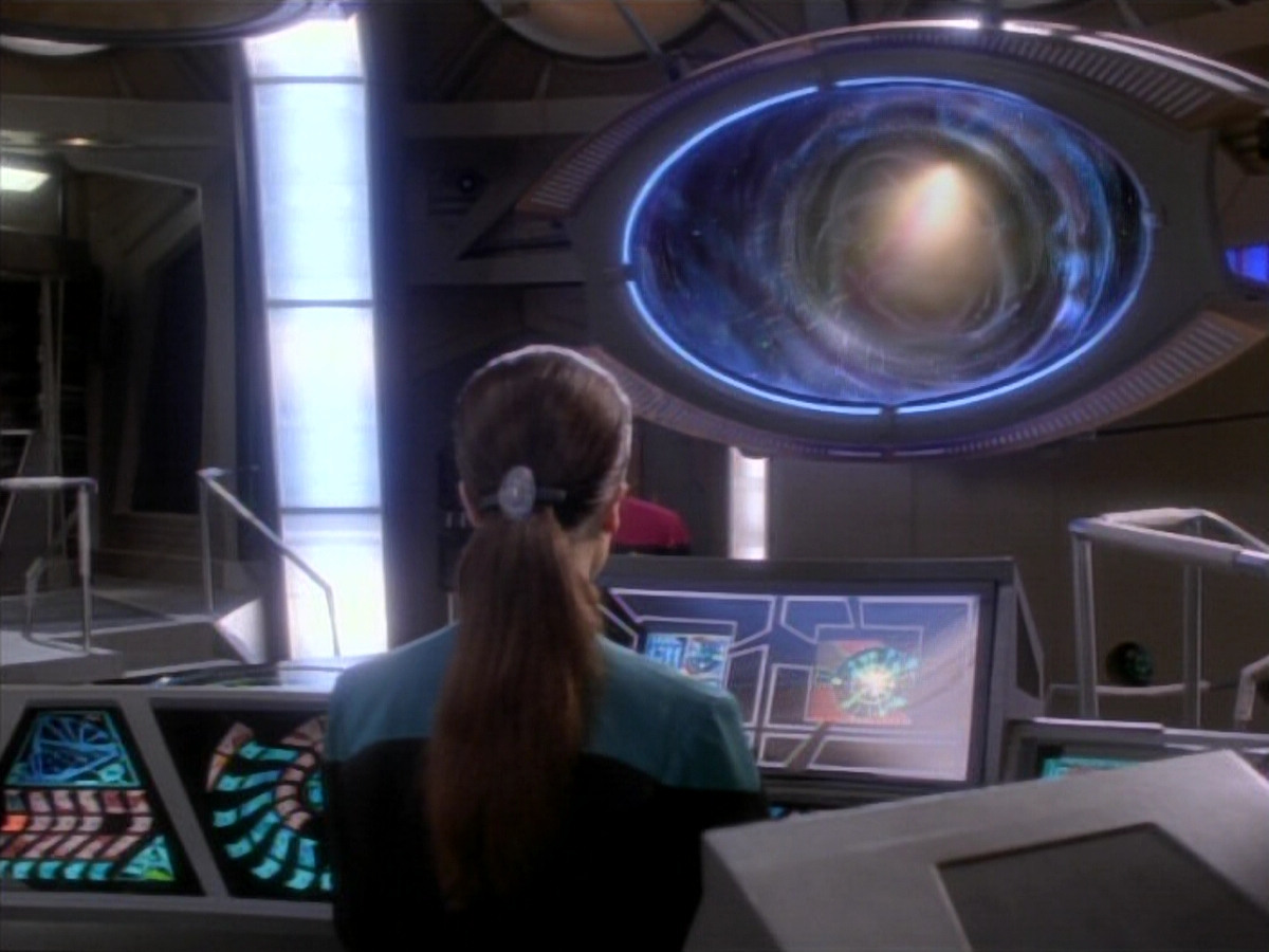 extant_StarTrekDS9_1x17-TheForsaken_00853.jpg