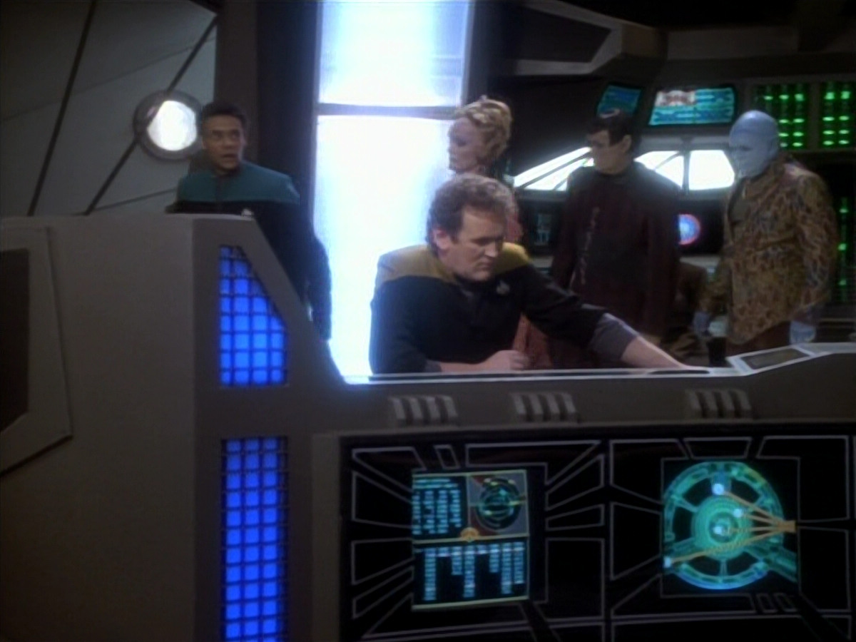 extant_StarTrekDS9_1x17-TheForsaken_00856.jpg