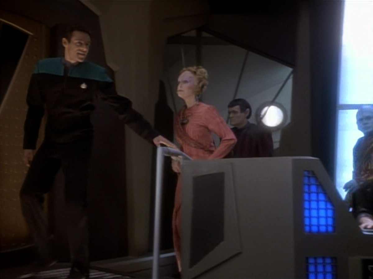 extant_StarTrekDS9_1x17-TheForsaken_00859.jpg