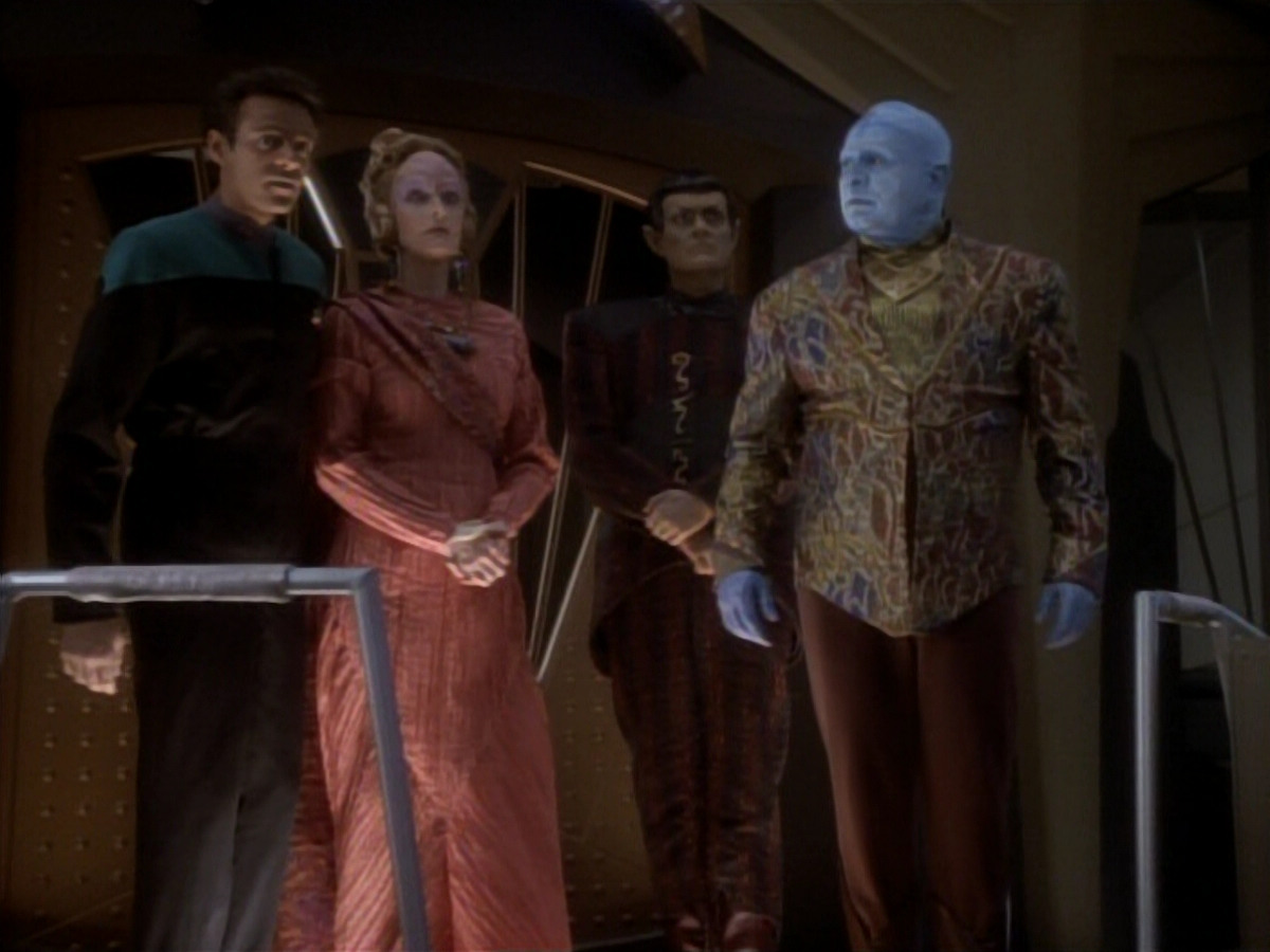 extant_StarTrekDS9_1x17-TheForsaken_00867.jpg