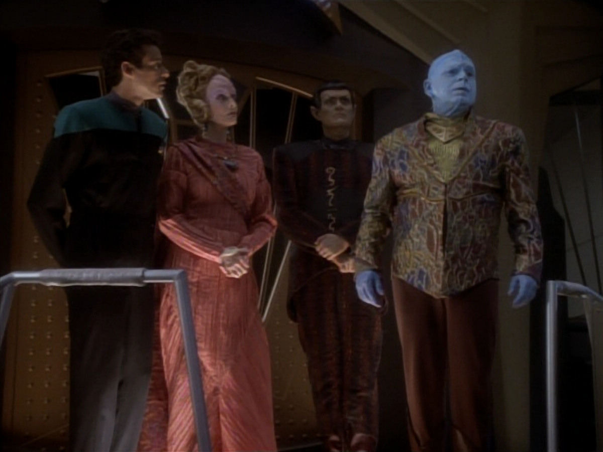 extant_StarTrekDS9_1x17-TheForsaken_00871.jpg
