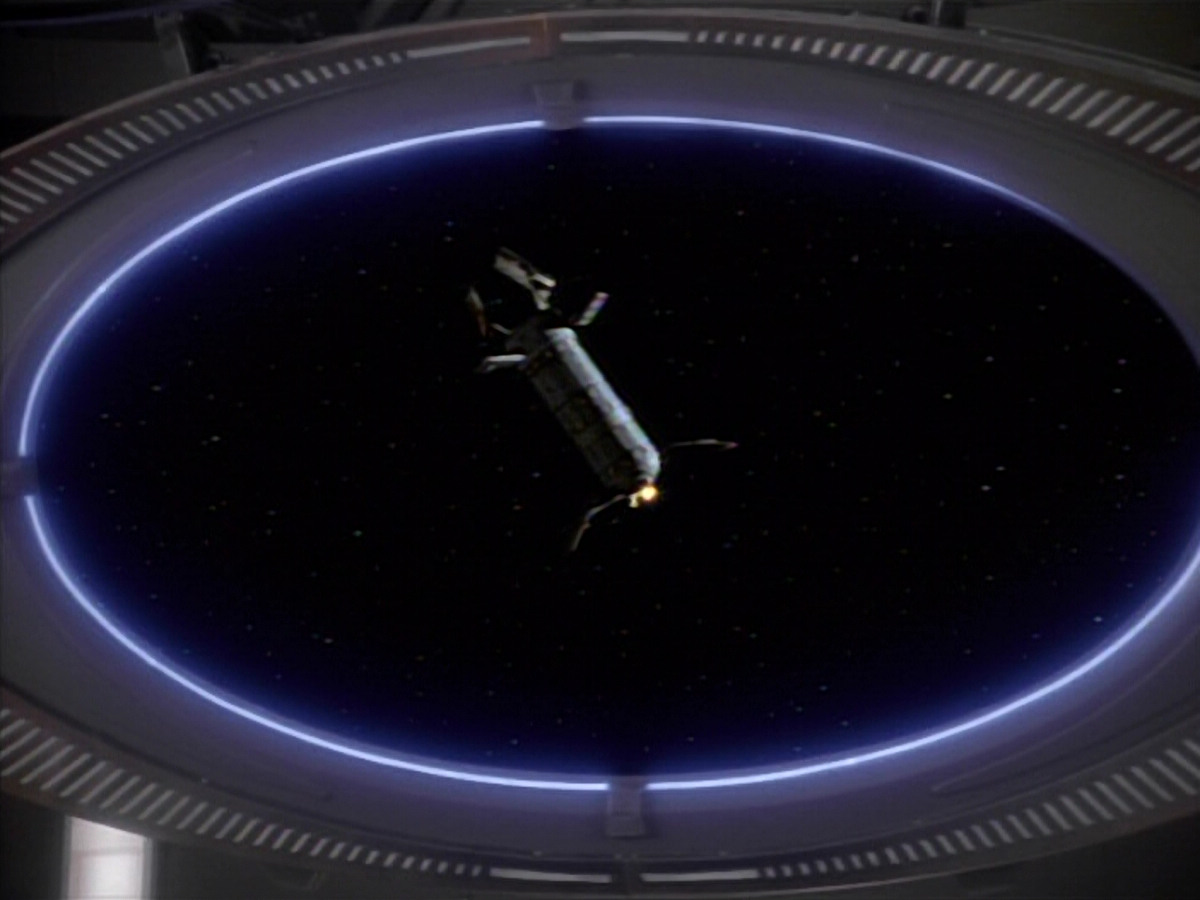 extant_StarTrekDS9_1x17-TheForsaken_00897.jpg