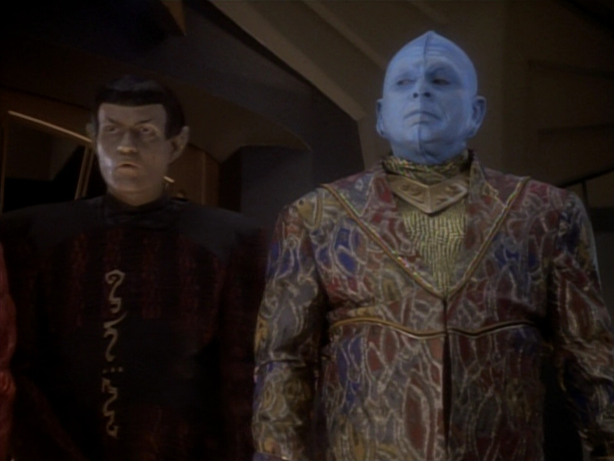extant_StarTrekDS9_1x17-TheForsaken_00900.jpg
