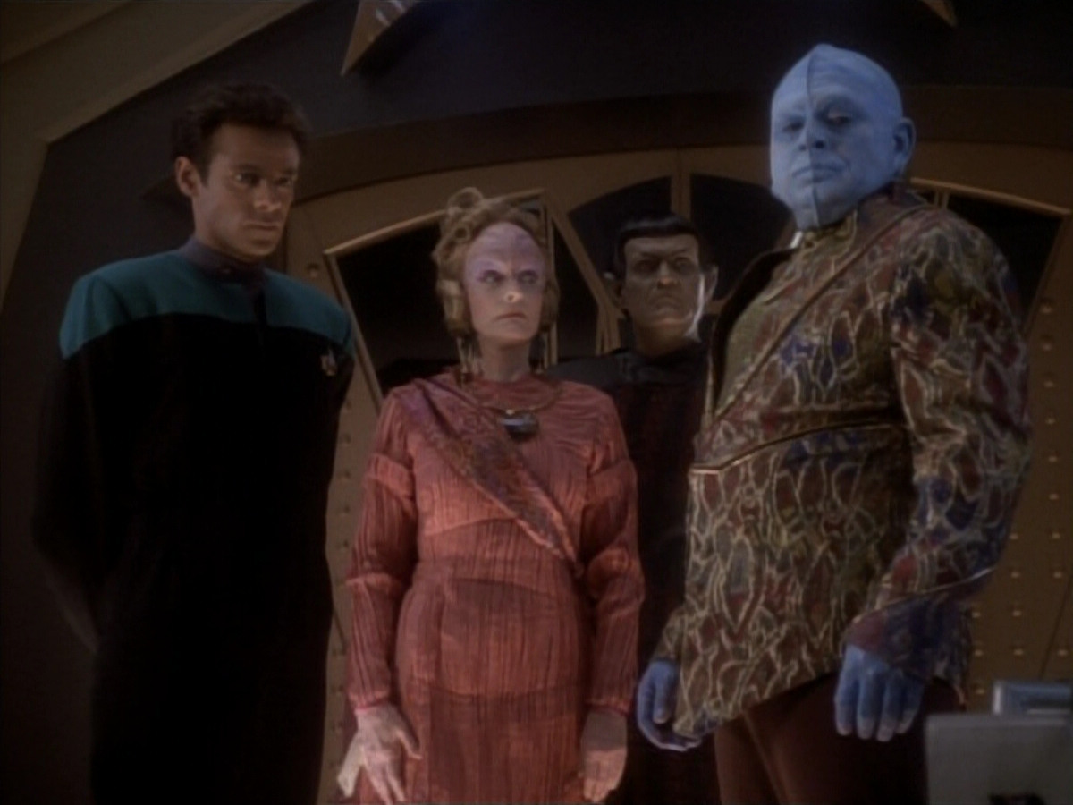 extant_StarTrekDS9_1x17-TheForsaken_00936.jpg